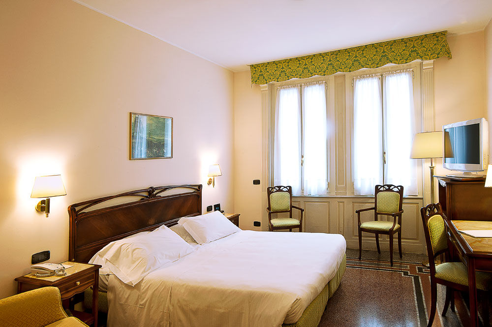 Hotel Continental Genova Ruang foto